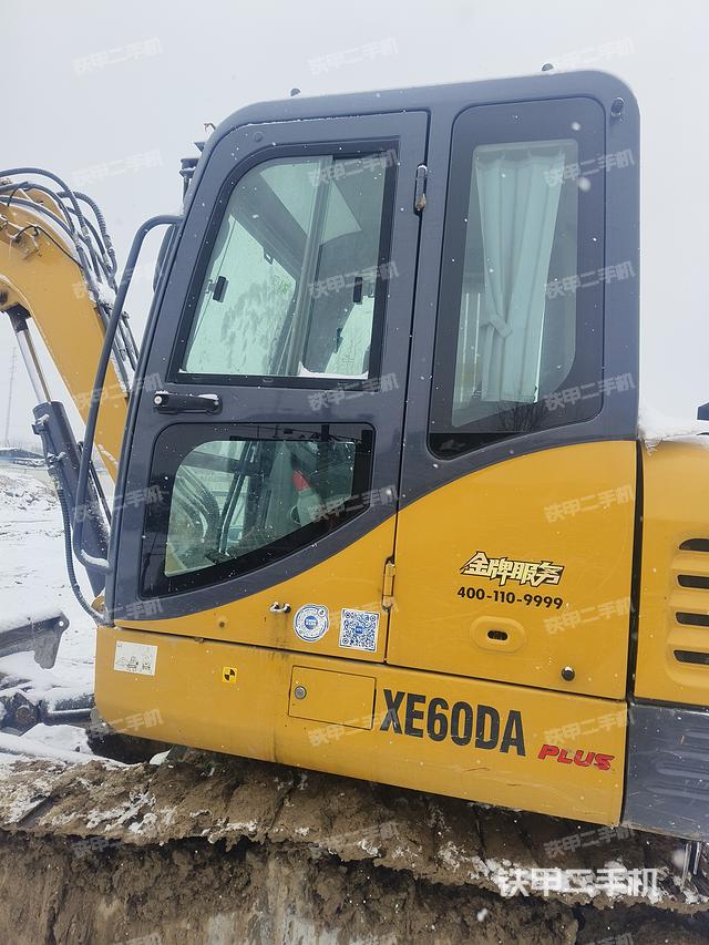 驾驶室整体（整机外观）