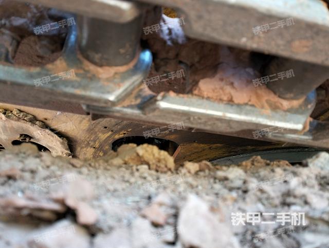 驾驶室顶部（整机外观）