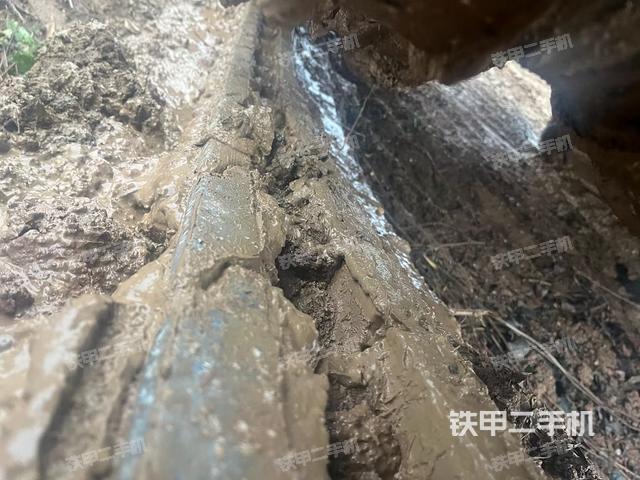 单侧履带整体（整机外观）
