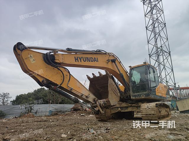 现代R225LVS挖掘机