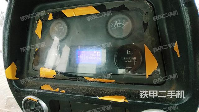 驾驶室操作台（设备外观及核心部件）