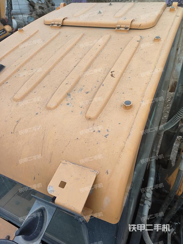 駕駛室頂部（整機外觀）