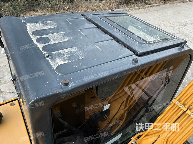 驾驶室顶部（整机外观）