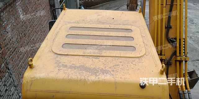 驾驶室顶部（整机外观）