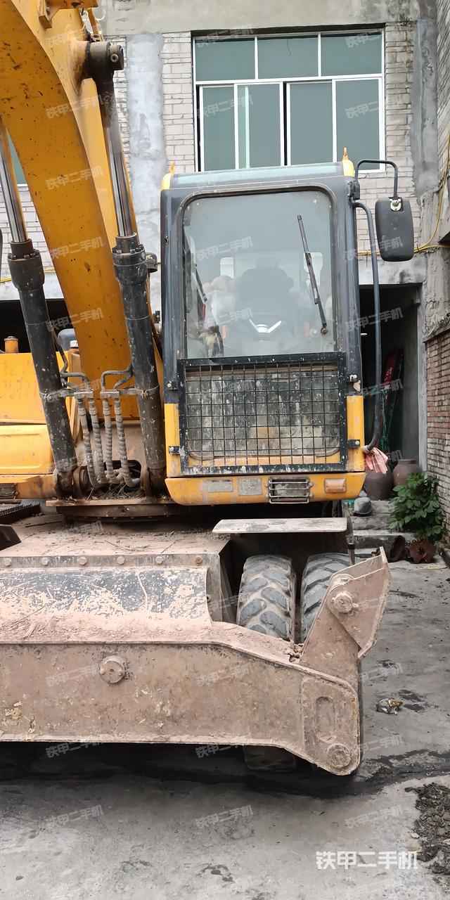 驾驶室整体（整机外观）