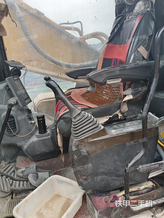 驾驶室整体（整机外观）