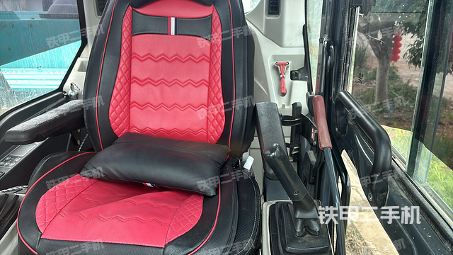 驾驶室整体（整机外观）