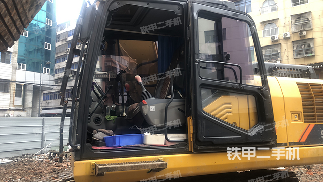 驾驶室整体（整机外观）