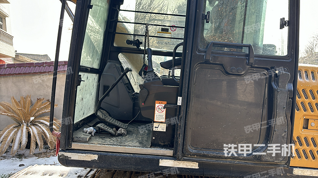 驾驶室整体（整机外观）