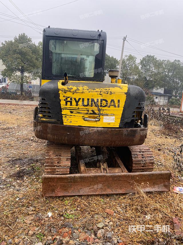 驾驶室顶部（整机外观）