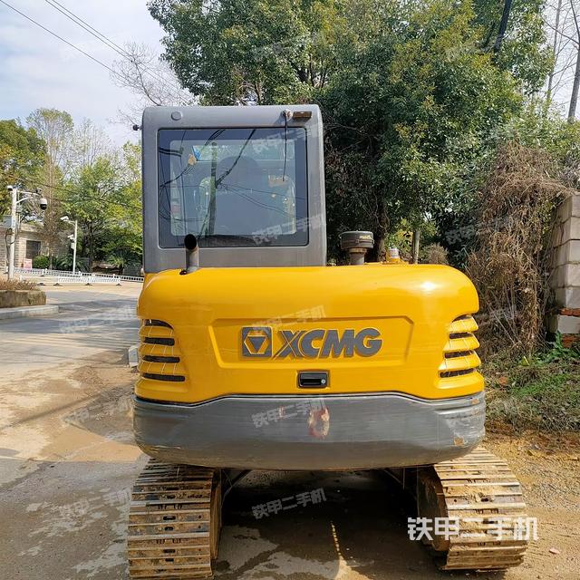 驾驶室顶部（整机外观）