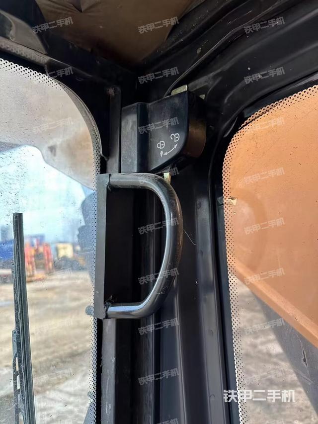 驾驶室整体（整机外观）