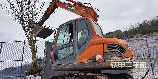 斗山DX75挖掘机