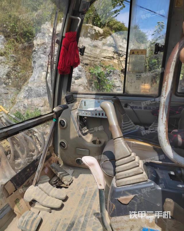 驾驶室整体（整机外观）