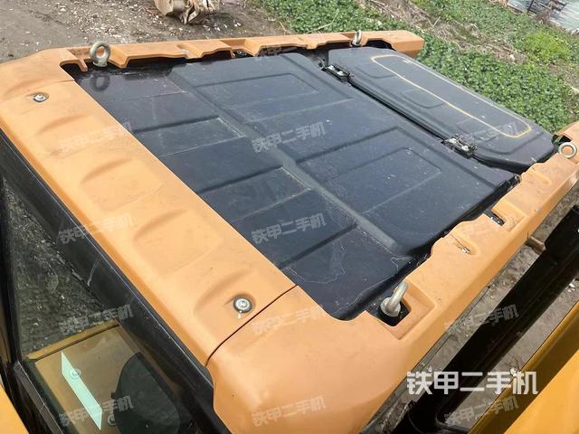 驾驶室顶部（整机外观）