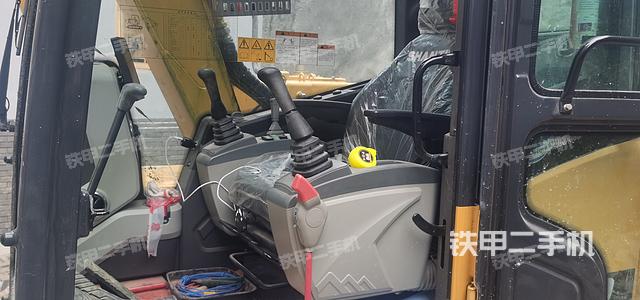 驾驶室整体（整机外观）