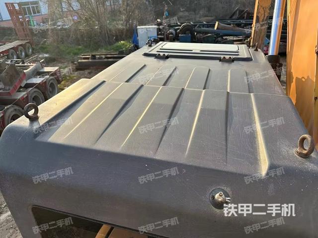 驾驶室顶部（整机外观）