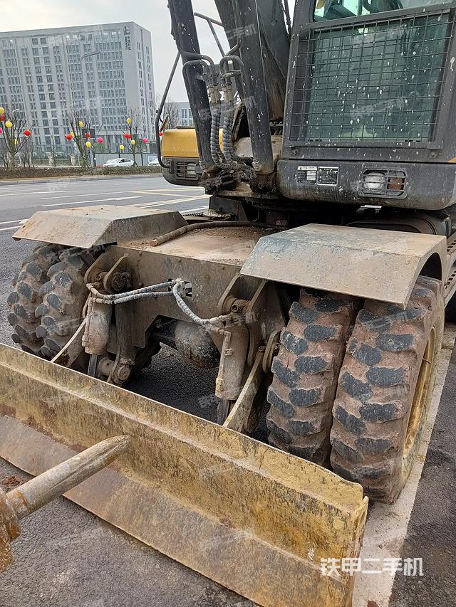 驾驶室整体（整机外观）