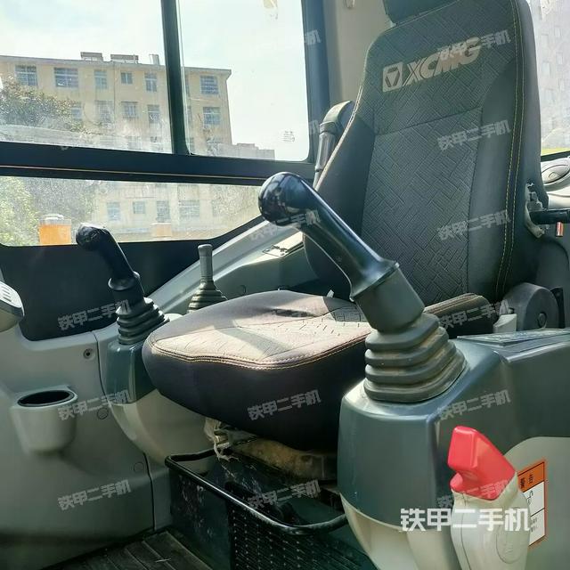 驾驶室整体（整机外观）