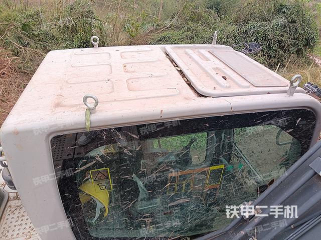 驾驶室顶部（整机外观）