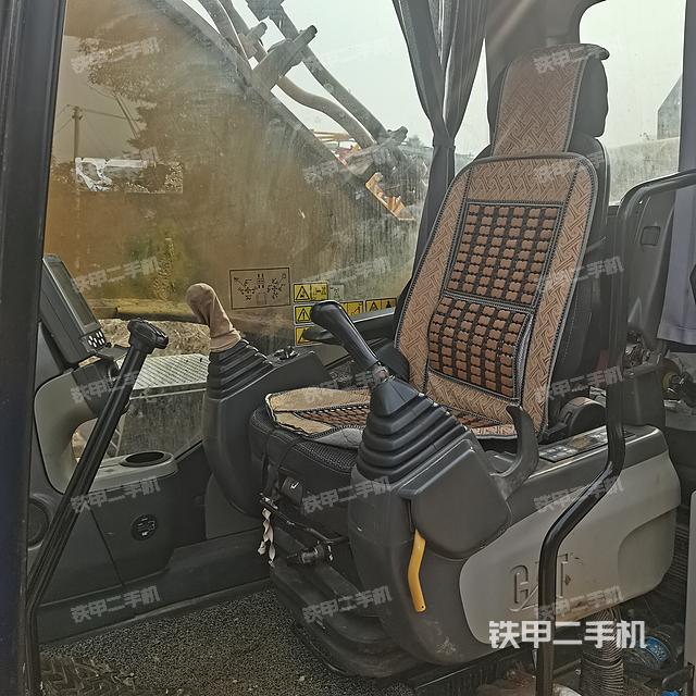 驾驶室整体（整机外观）