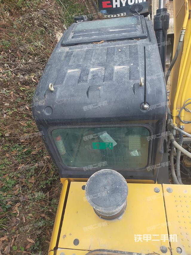 驾驶室顶部（整机外观）