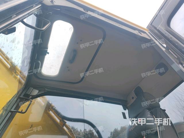 座椅右侧控制台/钥匙门/油门/含右手柄（驾驶室部分）