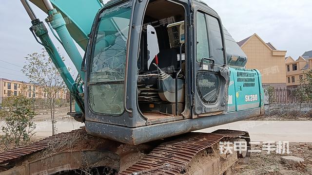 驾驶室整体（整机外观）