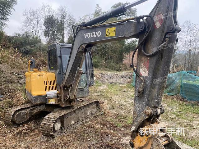 回转马达和主控阀（整机外观）