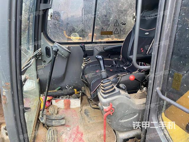 驾驶室整体（整机外观）