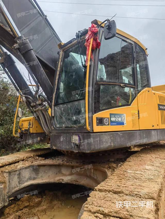 驾驶室整体（整机外观）