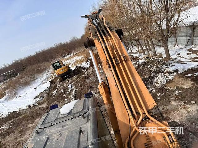 驾驶室顶部（整机外观）