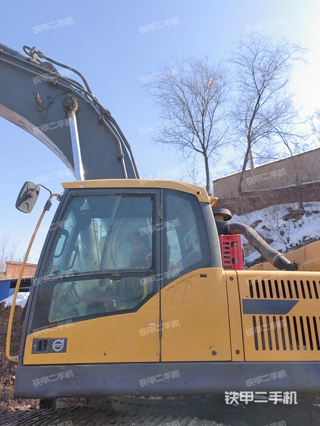 驾驶室整体（整机外观）