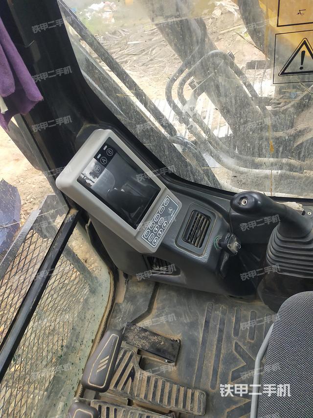 驾驶室整体（整机外观）