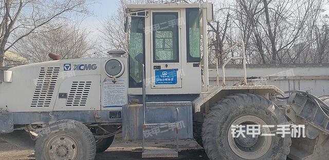 整机右侧（设备外观及核心部件）