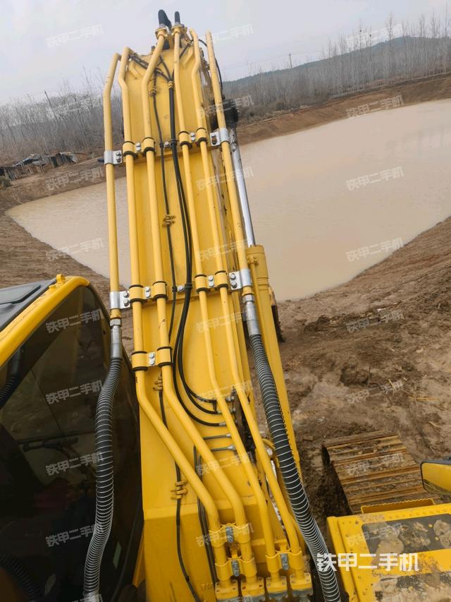 铲斗右后整体（工作和回转装置）