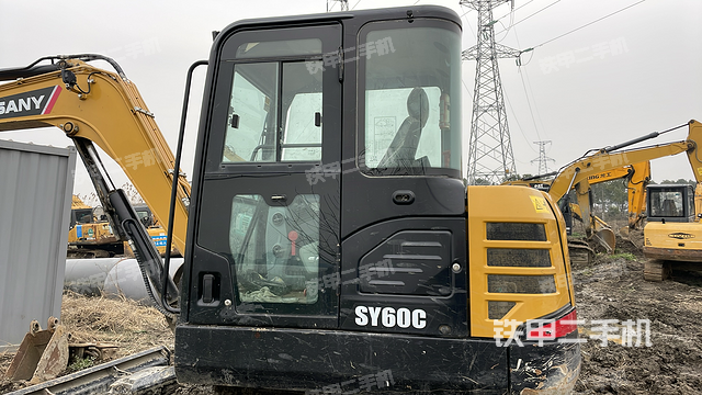 驾驶室整体（整机外观）