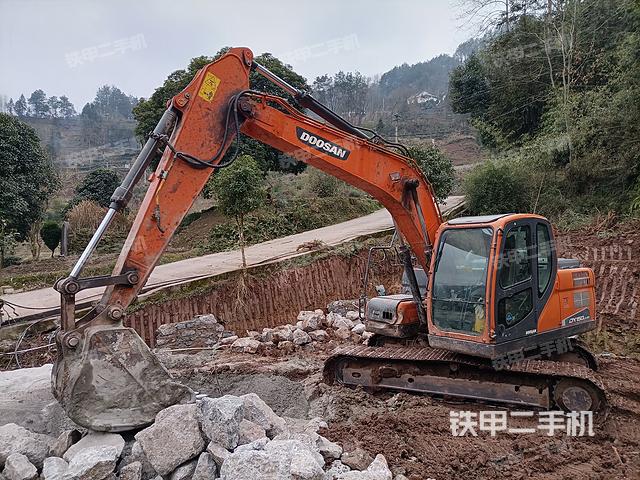 斗山DX150LC-9C挖掘机