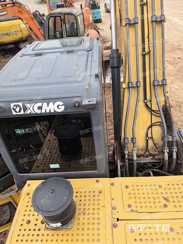 驾驶室顶部（整机外观）