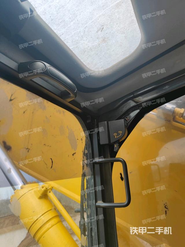 左后方玻璃角标（驾驶室部分）