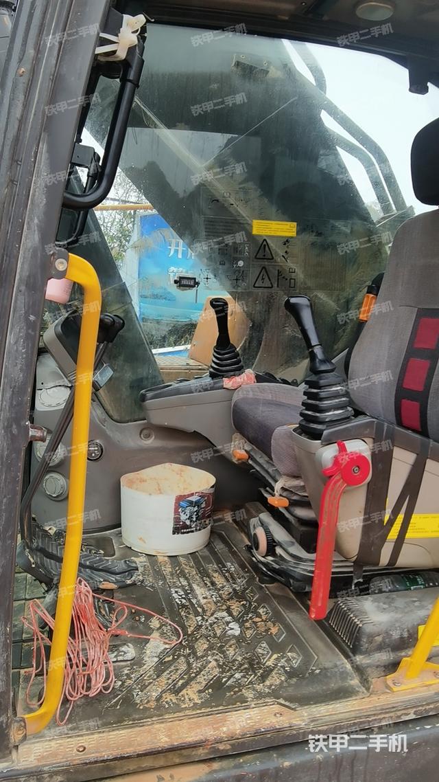 驾驶室整体（整机外观）