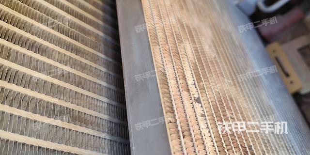 回转马达和主控阀（整机外观）