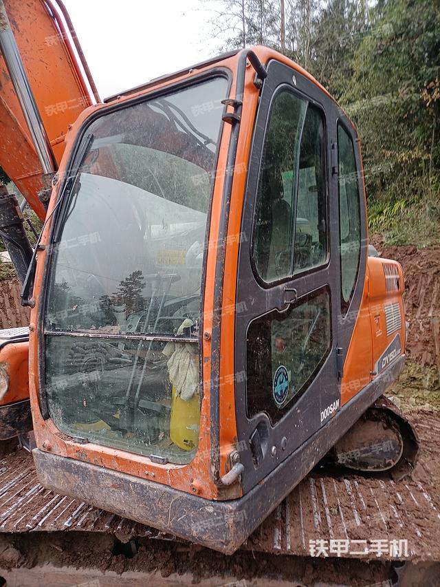 驾驶室整体（整机外观）