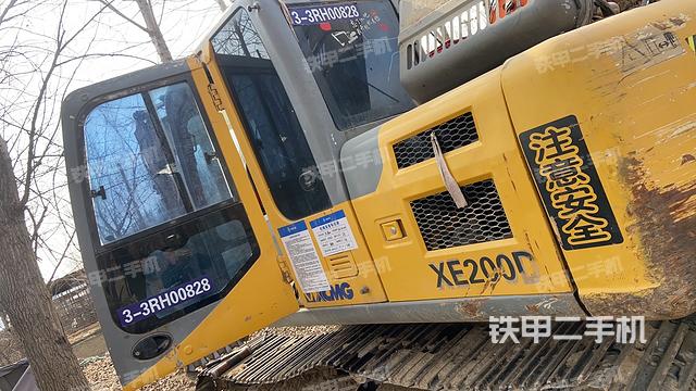 驾驶室顶部（整机外观）