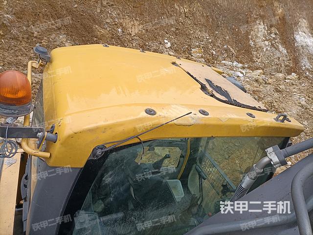 驾驶室顶部（整机外观）