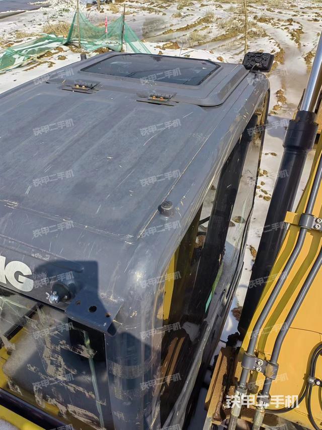 驾驶室顶部（整机外观）