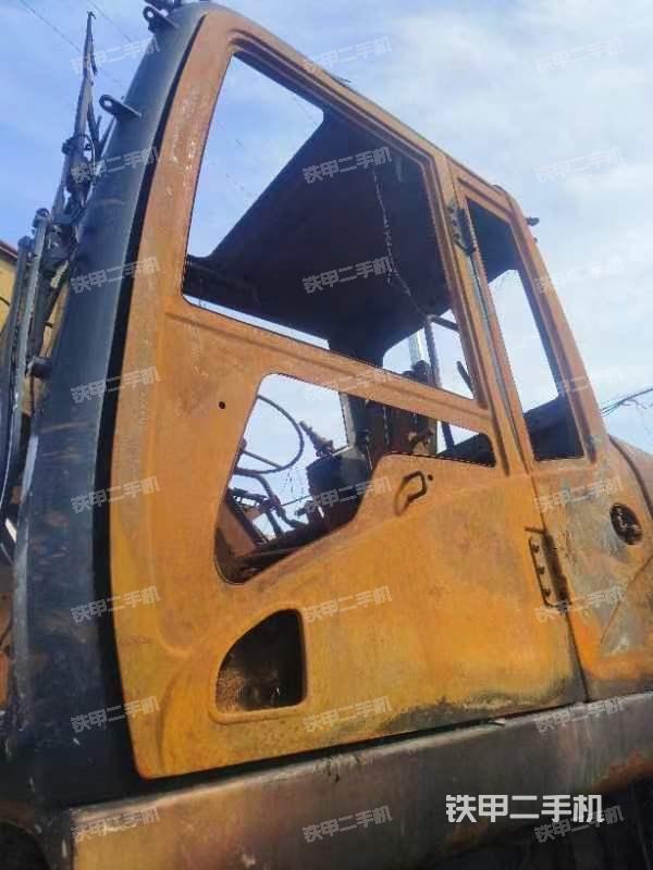 驾驶室整体（整机外观）