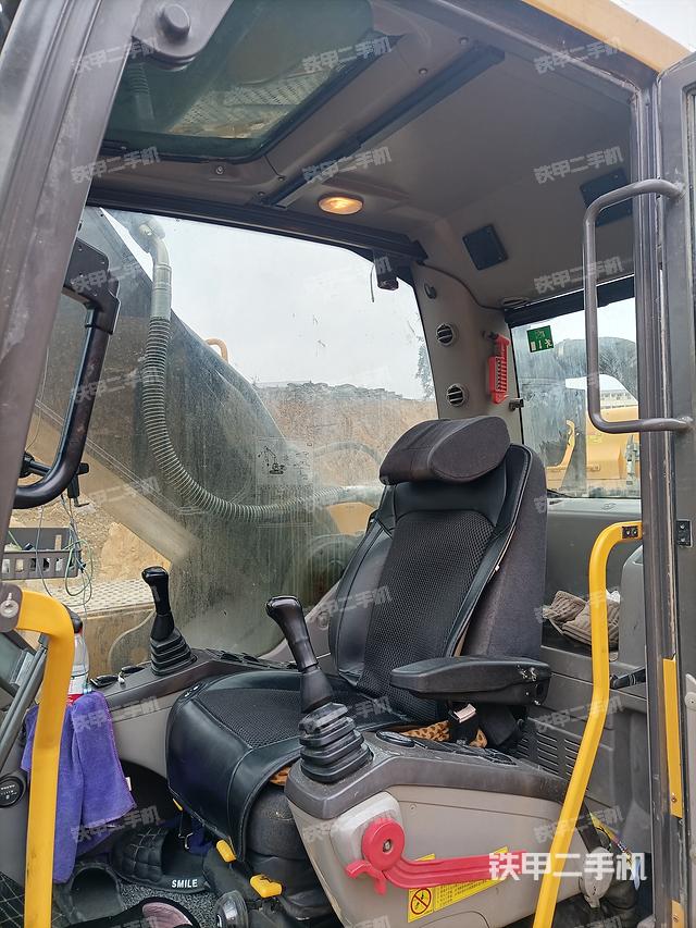 驾驶室整体（整机外观）