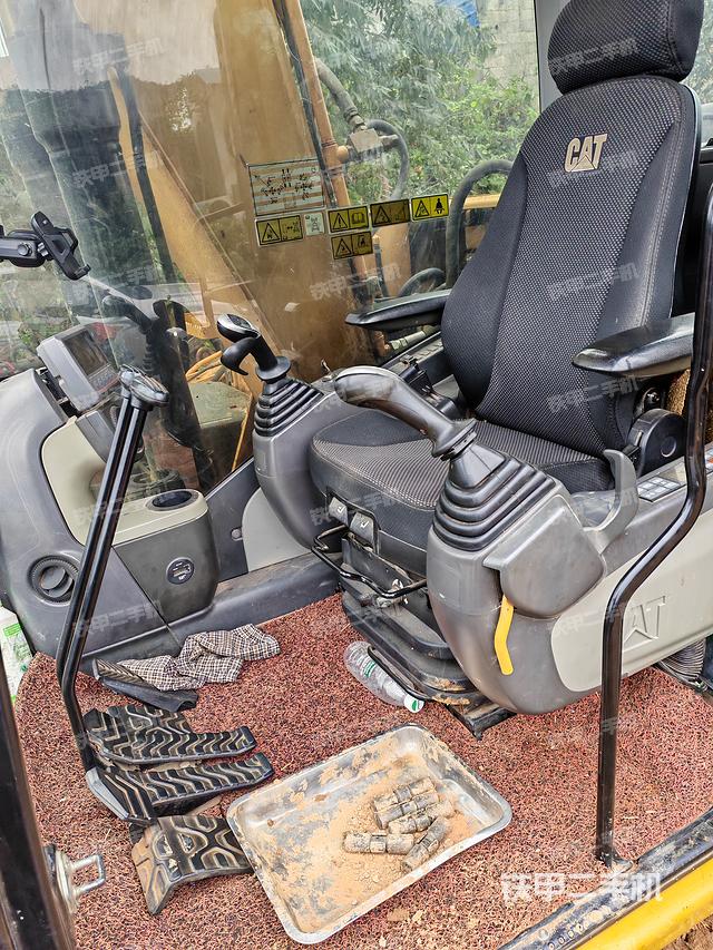 驾驶室整体（整机外观）