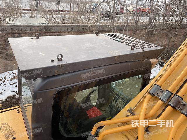 驾驶室顶部（整机外观）